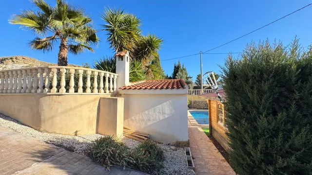 Exclusiva Casa Reformada con Piscina Privada y Parcela de 7.000 m2 en Blanca, Murcia — 35