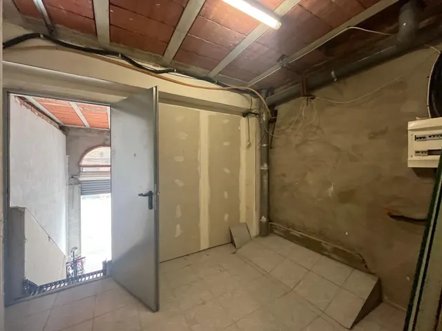 Oportunidad Local de 132m2 en Set Camins por 108.000€. — 2
