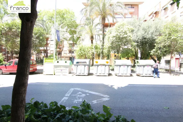Local comercial en Alquiler cerca de estación de Tren - Murcia — 4