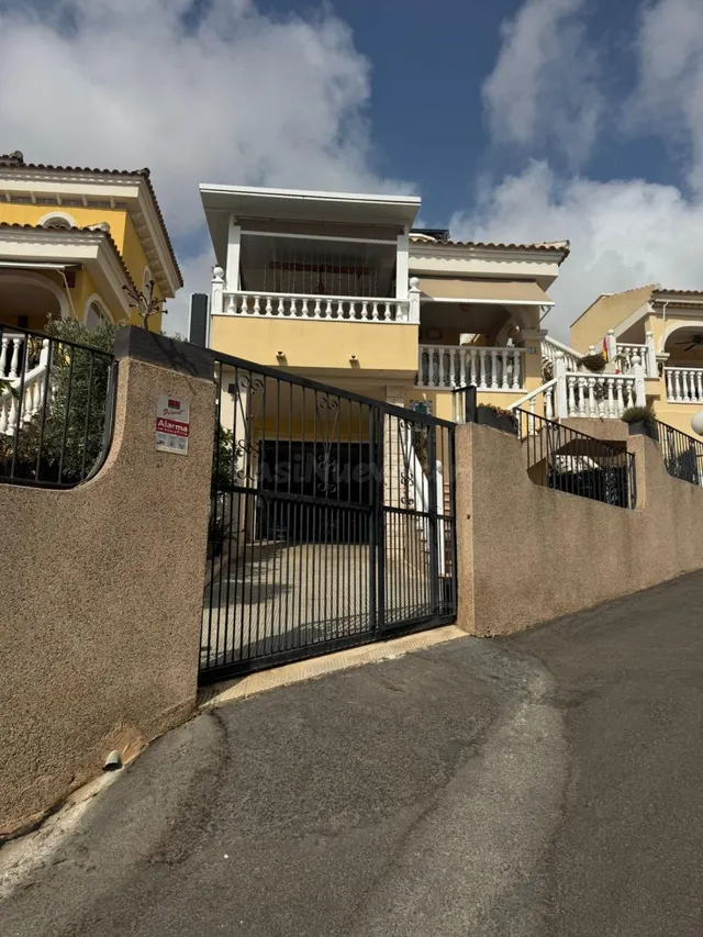 Dúplex 3 habitaciones en venta - La marina — 2