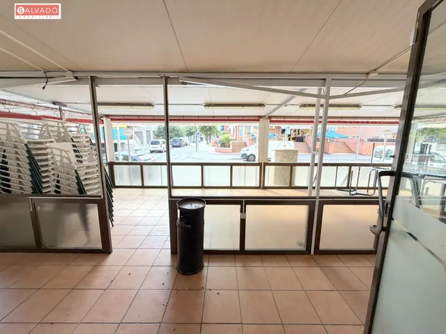 ¡local comercial en venta a 100 m del mar con amplia terraza y salida de humos! — 9