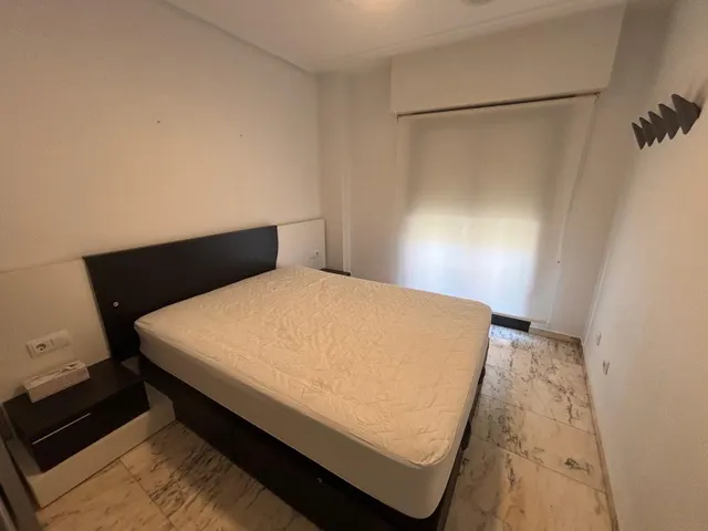Vivienda en alquiler 4 dormitorios con garaje. Murcia Centro. — 12