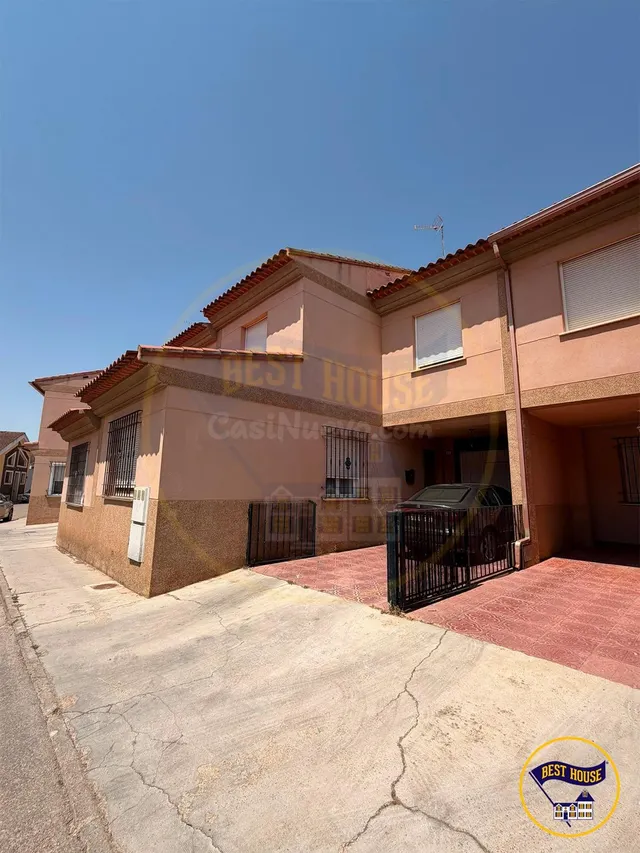 CHALET ADOSADO EN VENTA EN MOTILLA DEL PALANCAR - foto 3