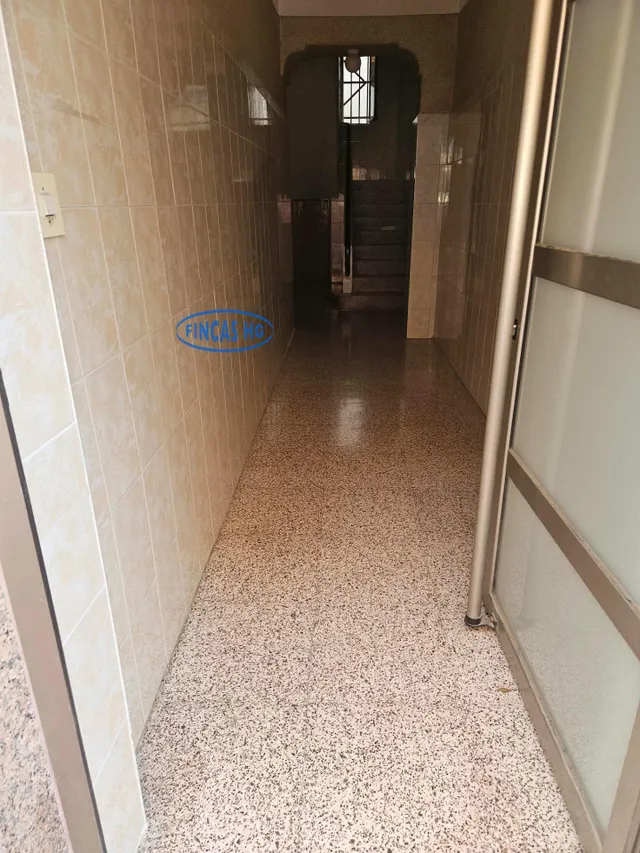 Amplia vivienda de 159 m2 con cinco dormitorios – Los Ángeles / límite San Blas — 13