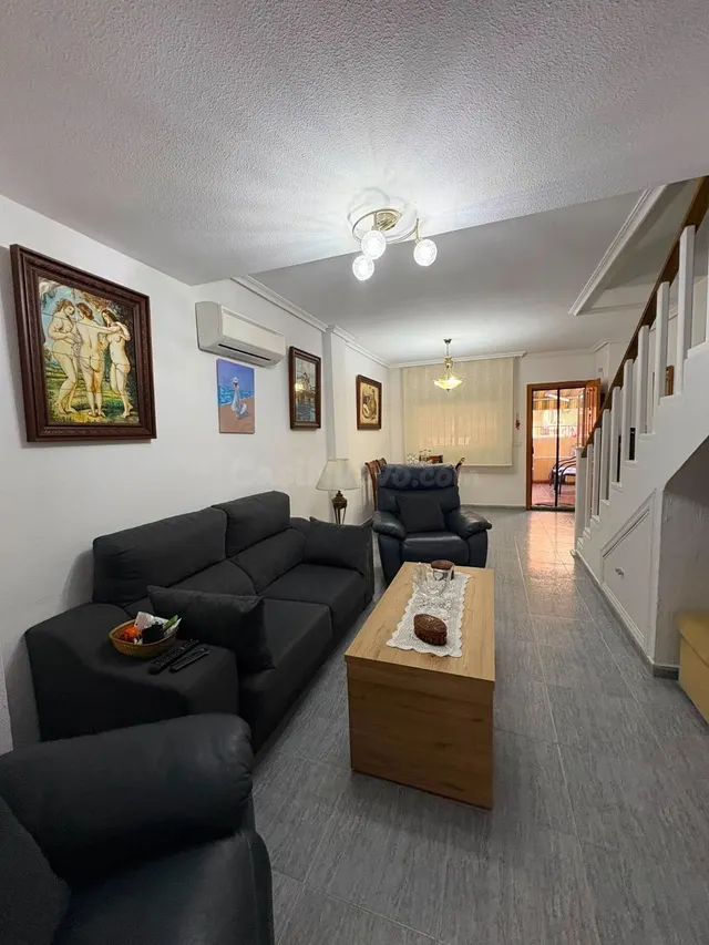 Chalet Adosado de 3 Plantas con Solárium en Playa Flamenca ( - foto 5