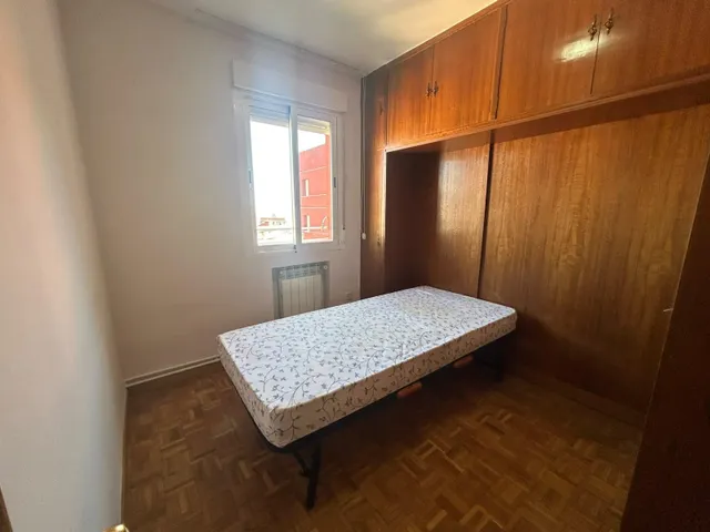 Piso en Calle Camarena — 15