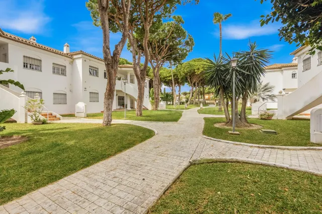 Apartamento de 2 dormitorios en planta baja, playa La Barros