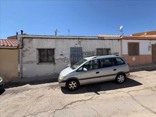 OPORTUNIDAD DE COMPRA CASA EN JUMILLA (OKUPADO) - foto 2