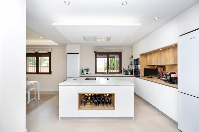 CHALET DE ENSUEÑO EN URB. VIÑA DEL REY, OTURA — 7