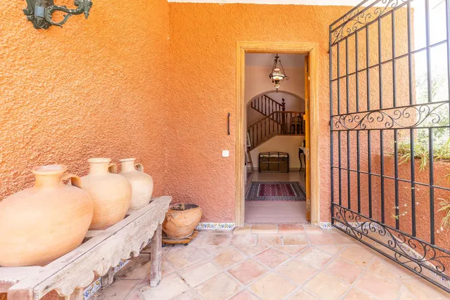 CHALET EN LOS DOLORES — 43