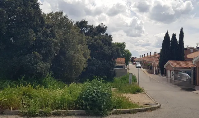 PARCELA DE ESQUINA EN PIOZ — 7