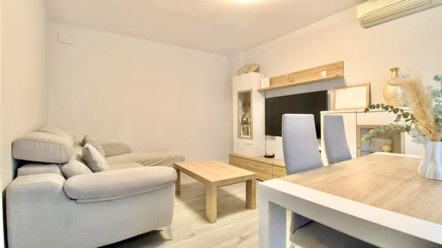 ¡ESPECTACULAR CASA TOTALMENTE REFORMADA EN MARACENA!