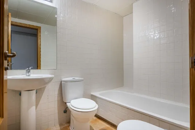 MAGNÍFICO PISO DE 4 DORMITORIOS CON GARAJE, PISCINA Y PÁDEL EN MAIRENA DEL ALJARAFE — 21