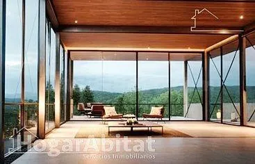 ¡ESPECTACULAR VILLA! AMPLIA CON GARAJE, DOS TERRAZAS Y PISCI - foto 2