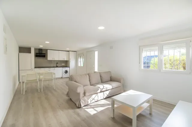 CHALET RUSTICO + APARTAMENTO DE INVITADOS, GARAJE, BUEN ACCESO, AIRE ACONDICIONADO — 31