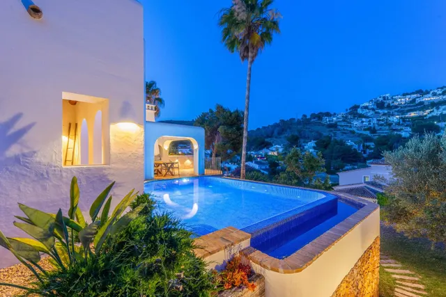 Villa de Estilo Finca Mediterránea con Vistas al Mar en Moraira — 32