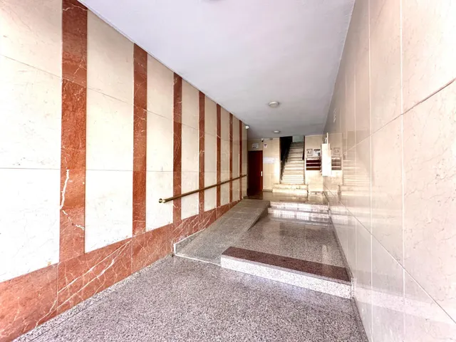 Piso en venta en Avenida Dilar — 37