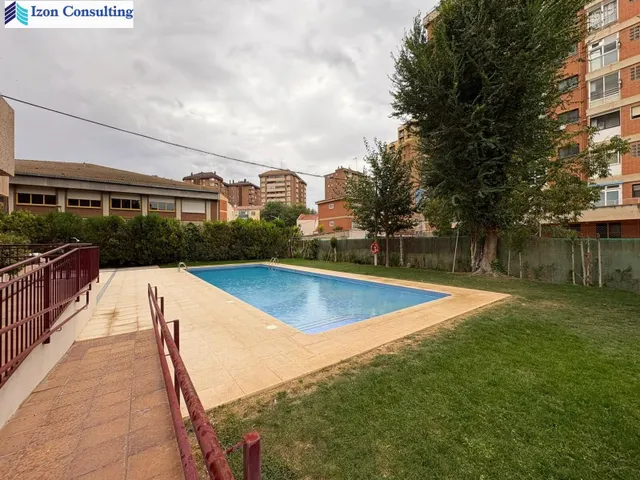 Piso 4 habitaciones 139m² en venta - Estacion — 28