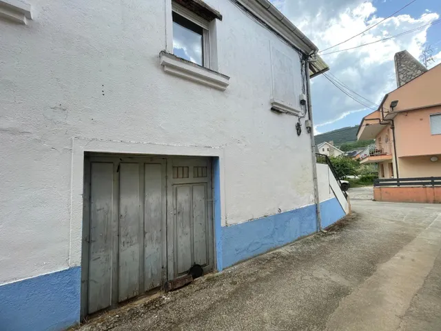 SE VENDE CASA EN CORULLÓN — 45