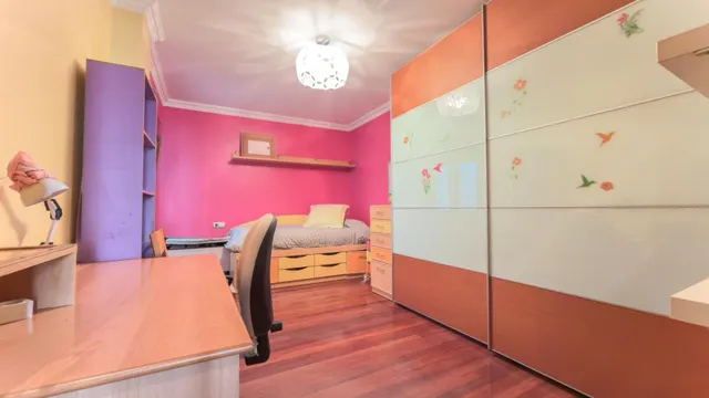 Amplia vivienda de 3 habitaciones en el centro de Irún — 22