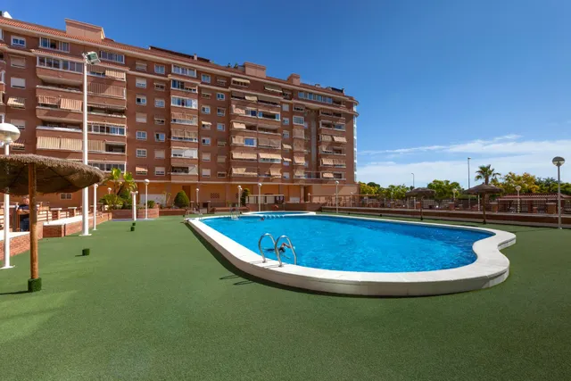 Piso con piscina en el Parque Lo Torrent — 23