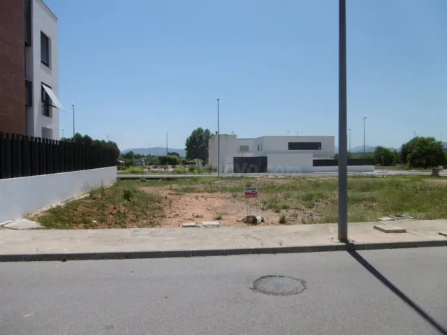 SOLAR EN VENTA CON VISTAS A LA POBLACIÓN Y CENTRO DE SALUD - foto 5