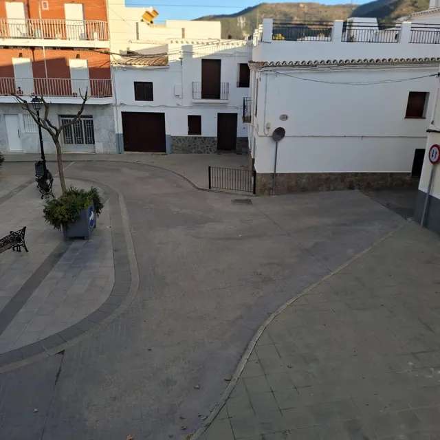 VIVE EN EL CENTRO: PISO CON ENCANTO EN LA PLAZA — 34
