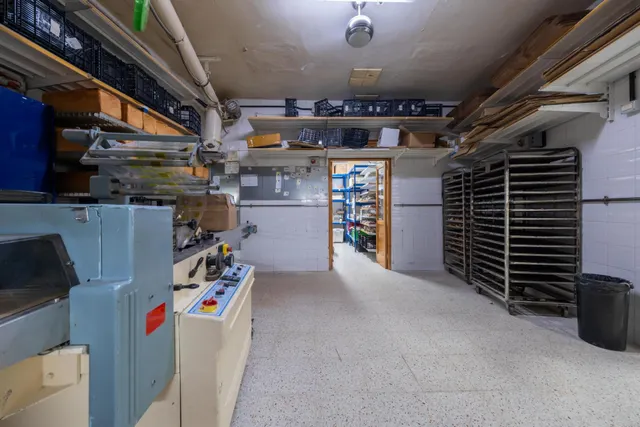 PANADERÍA HISTÓRICA CON MÁS DE 90 AÑOS DE TRAYECTORIA + VIVIENDA — 6