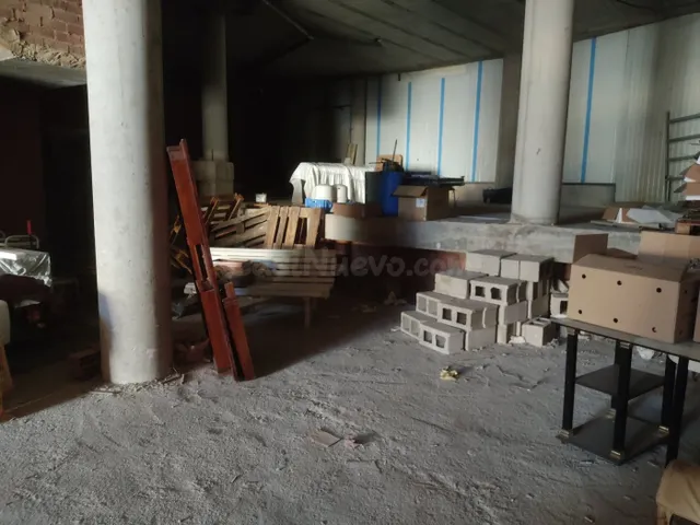 LOCAL COMERCIAL DE 280 M2 DE SUPERFICIE — 5