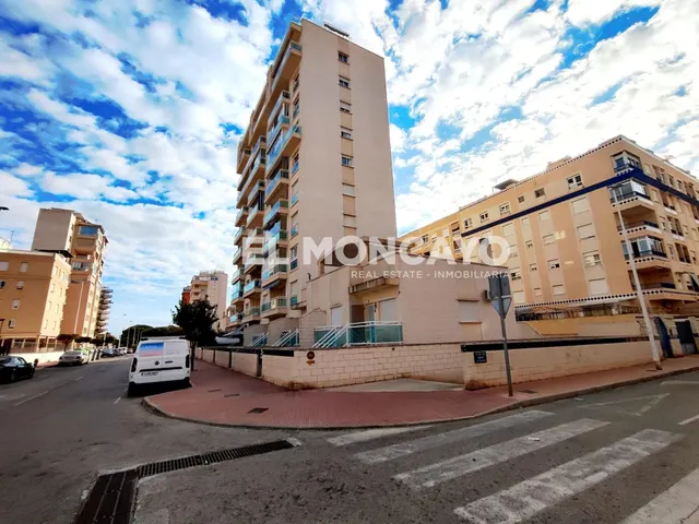 Fantástico apartamento con amplia terraza en Guardamar del Segura, Alicante, Costa Blanca — 23