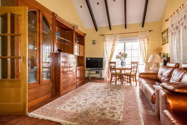 Chalet independiente a la venta en Playa Flamenca — 28