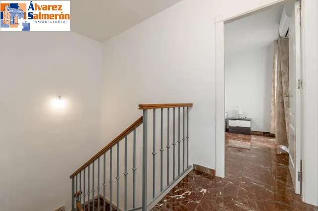 Encantadora Casa Reformada en Ogijares con Vistas y Espacios para Disfrutar — 31