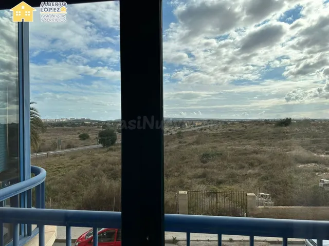 Vivienda de 3 dormitorios en alquiler de larga estancia en E - foto 4