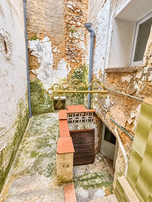 ENCANTADORA CASA DE PUEBLO CON PATIO Y MUCHO ENCANTO — 16