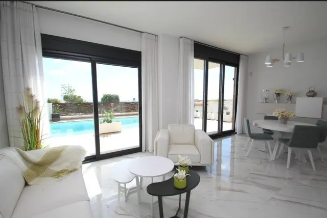 OBRA NUEVA EN SAN MIGUEL DE LAS SALINAS — 8