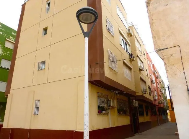 SE VENDE piso OKUPA en C Fragata de Almería