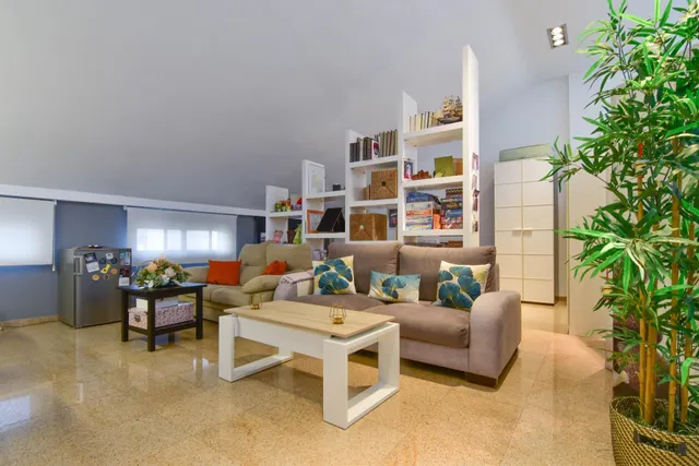 Moderna y seminueva casa en Paiporta en zona tranquila, sin finca delante — 42