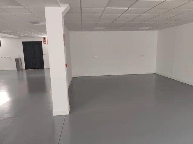 Nave en Poligono de Las Quemadas totalmente reformada y perfectamente instalada para uso mixto de oficinas y almacen — 41