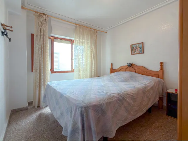 Oportunidad! Amplio apartamento con 4 dormitorios + 2 Baños y Terraza con vistas laterales al mar (160 mts playa) — 26