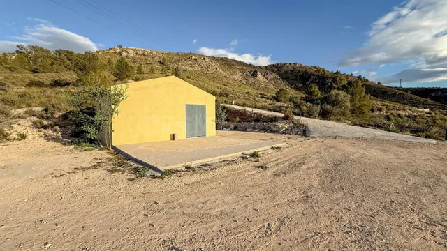 PARCELA CON CONSTRUCCIÓN - foto 2