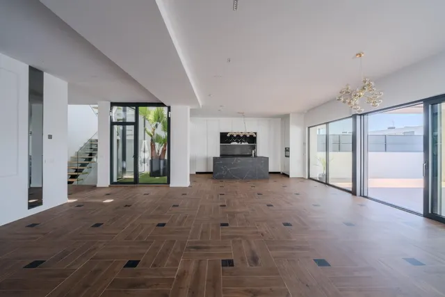 Chalet Pareado de Diseño Vanguardista con Piscina y Máxima Eficiencia Energética en El Bosque — 9