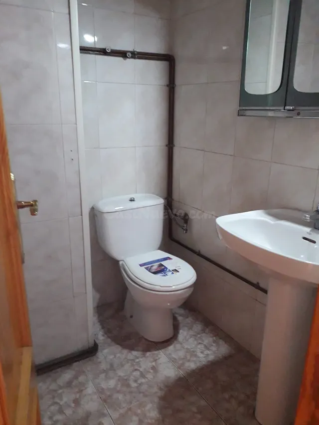 Se vende o alquila local comercial — 4