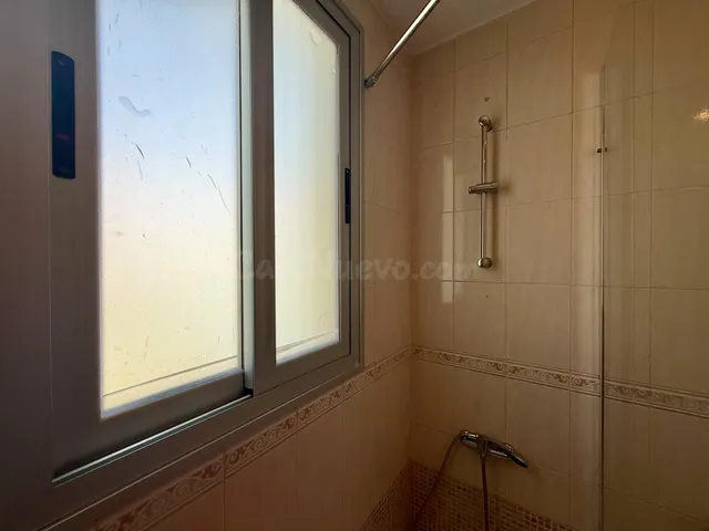 Piso en esquina con terraza junto al Hospital Universitario Dr. Negrín. — 26