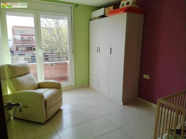 Casa unifamiliar en Mollerussa con gran jardín privado. — 20