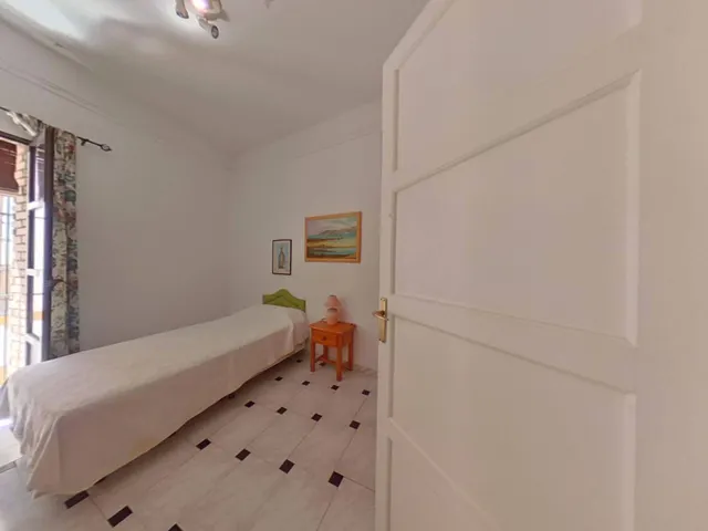ESPECTACULAR CASA JUNTO A LA PLAZA DE  SAN MIGUEL. — 45