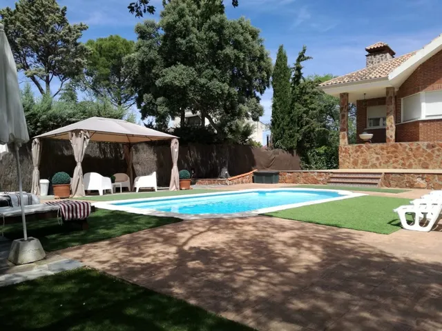 Impresionante Chalet en El Robledal — 3