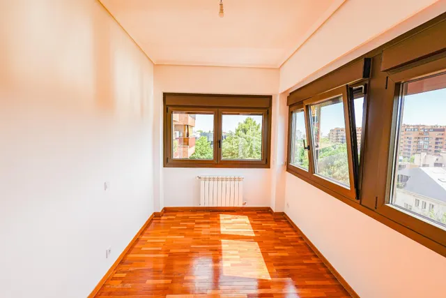Piso en alquiler en Calle de Emilio Vargas 18, Madrid — 12