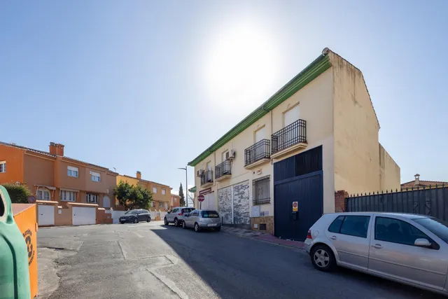 Local de 130 m2, diafano en Gojar, cerca del centro, en zona residencial con mucho paso de vehiculos — 16