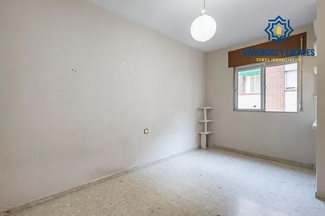 Espacio, luz y comodidad en una vivienda con grandes posibilidades en zona Alcampo — 14