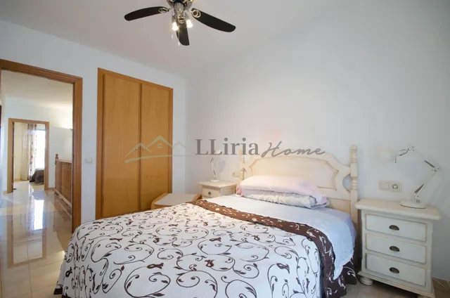 Ref. 04409. Casa de pueblo adosada con amplio patio, terraza y garaje en Vilamarxant. — 33